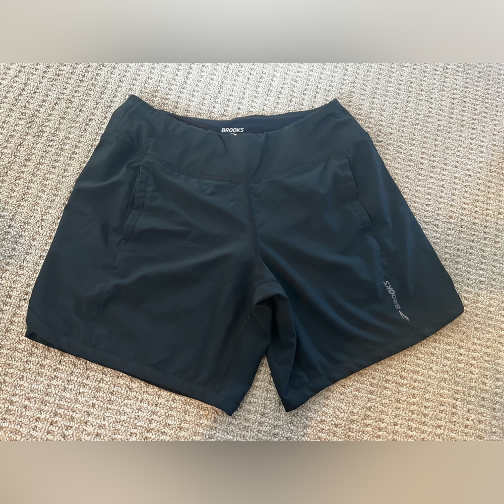 Brooks Chaser 7” Shorts Small